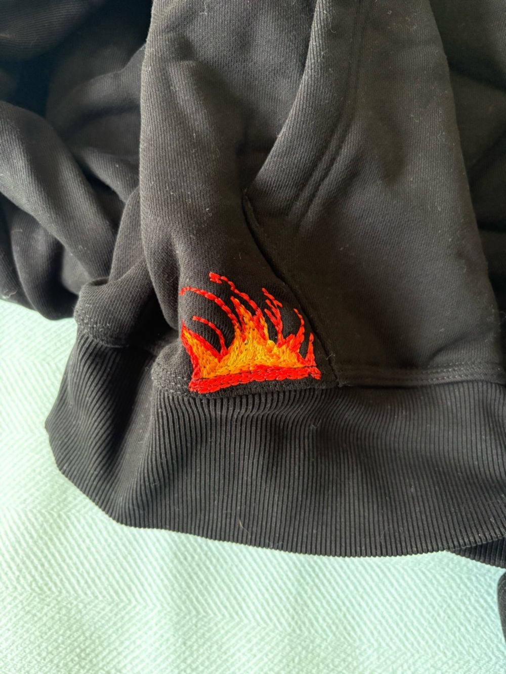 Black XL Riot Hoodie - Picture 3 of 4
